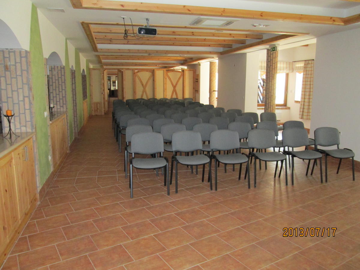 Pincelakat Borház és Szálloda Csaszartoltes Exterior foto